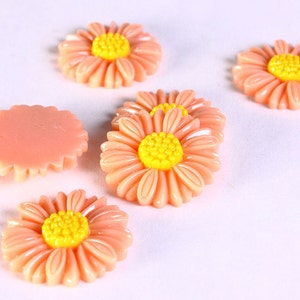 27mm Marguerite orange cabochons en résine en forme de fleur (625)
