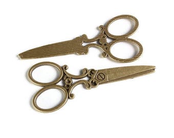 Antique brass Scissors pendant - Large Scissors pendants - Sew pendant - Hairdresser pendant - 60mm x 25mm - Nickel free - lead free (1888)