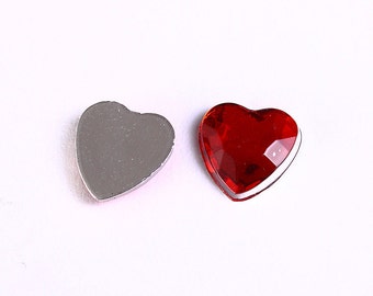 8mm red faceted resin heart cabochon with Silver color Foil - 5 cabochons (964)