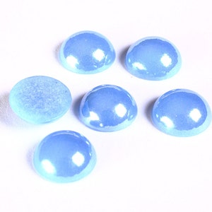 Cabochons en verre de forme ronde de couleur bleu 11mm à 12mm (1313)