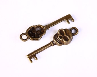 Skull key charm pendant antique brass antique bronze - Lead free - 33mm x 10mm - Lead free (1336)