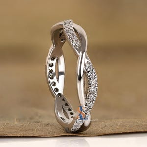 Round Lab Diamond Twisted Wedding Band, Twisted Infinity Diamond Band, Minimalist Rope Ring, Comfort Fit Flat Band, Unique Stacking Ring,IGI