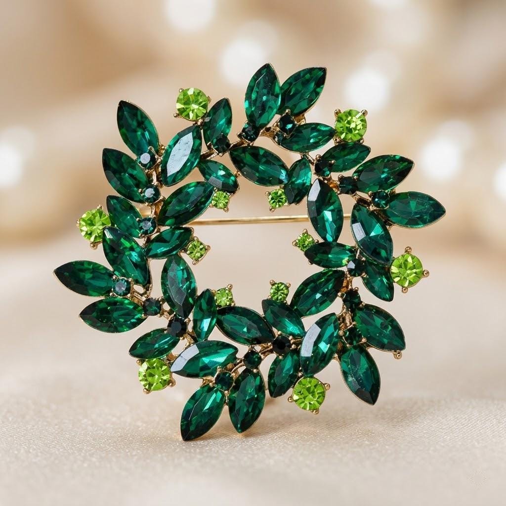 Emerald Hat Brooch - Etsy display picture 1