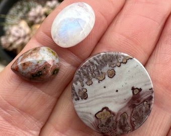 Stone Lot. 3 stones. Mixed cabochon trio. Moonstone, Chohua jasper, Ocean Jasper. Pink, red and white. Super saver. Stone set. Flower Jasper