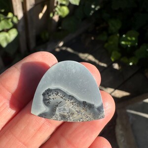 Maligano Jasper Cabochon: Scenic Picture Stone (28mm x 23mm)