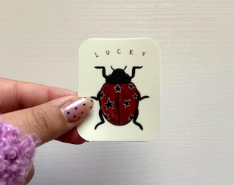 Adesivo de Besouro da Sorte | Adesivo de Vinil de Joaninha Fofa | Adesivo com Tema da Natureza | Inseto da Sorte | Arte Original da Bug Hours