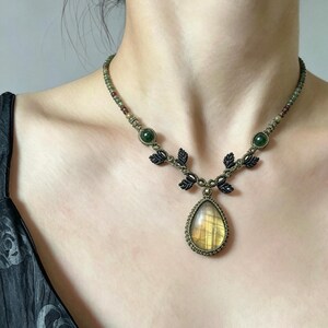 Macrame Labradorite Leaf Choker Necklace, Handwoven Boho Pendant, Natural Green Bead, OOAK Witchy Jewelry, Unique Gift For Her