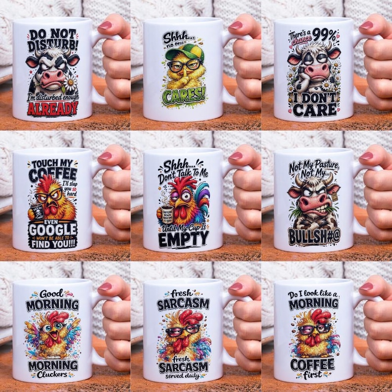Op de afbeelding: Witte keramische mokken met humoristische cartoonontwerpen. E&eacute;n mok toont een koe met de tekst "DO NOT DISTURB! I'm disturbed enough ALREADY." Een andere mok heeft een haan met "Good MORNING MORNING Cluckers."