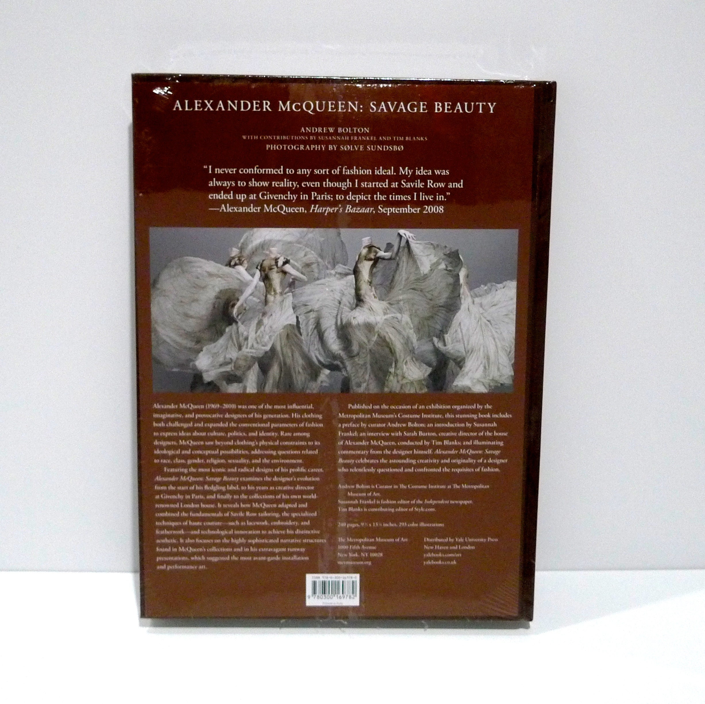 【大注目】 Beauty Savage - Mcqueen Alexander Hardback (sealed Book アート・デザイン・音楽