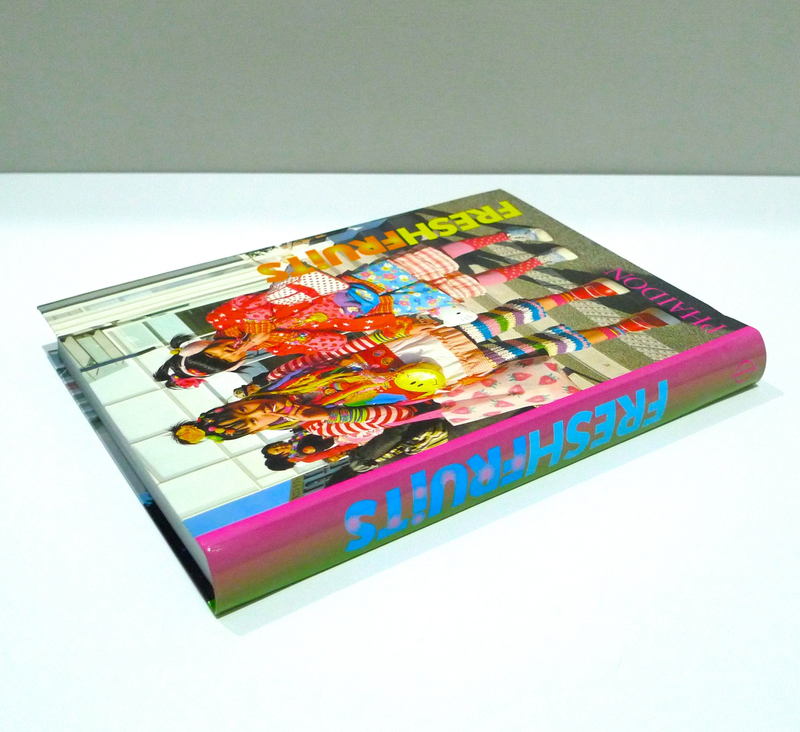 FRUiTS 海外版 phaidon Fresh Fruits - Phaidon Softcover Book - Japanese Streetwear