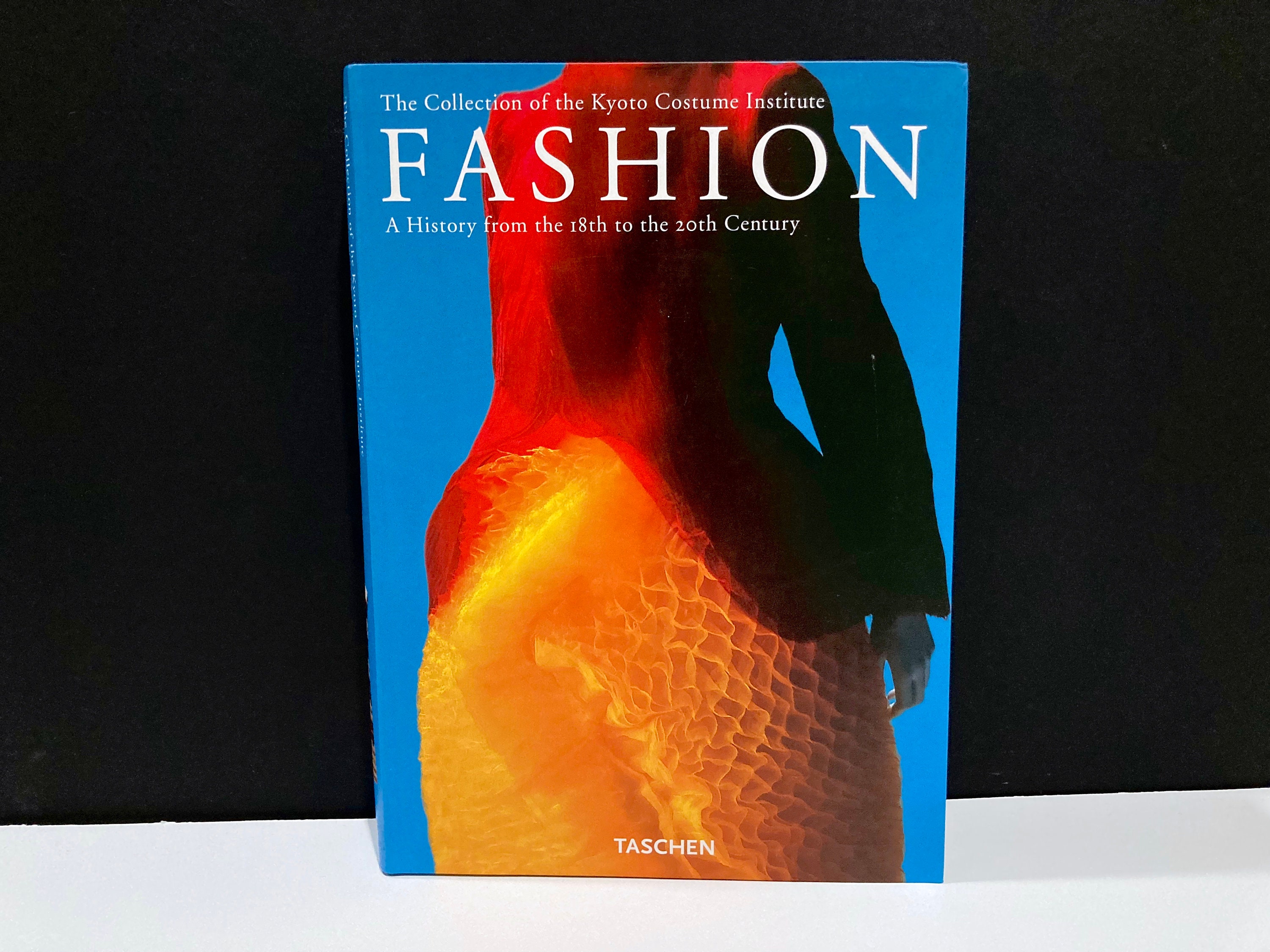 TASCHEN Books: Fashion History from the 18th to the 20th Century