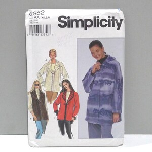 Boxy Jacket / Vest - Simplicity 8882 Sewing Pattern XS X M Vintage Retro / Reversible Barn Jacket / Fleece Denim / Hooded Kimono Sleeves
