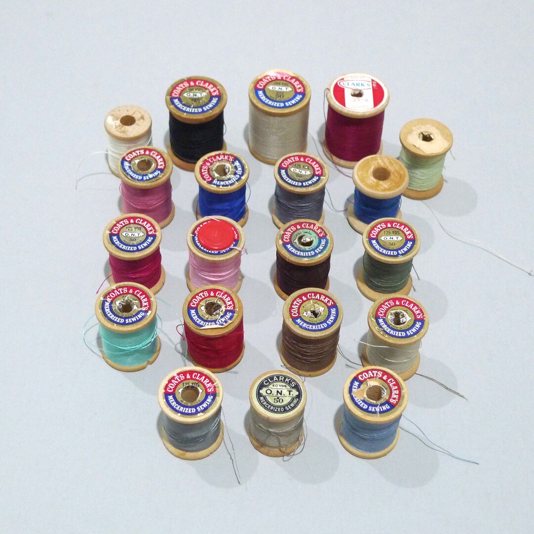 Coats and Clarks Wood Spools With Thread & Labels 20 / Vintage
