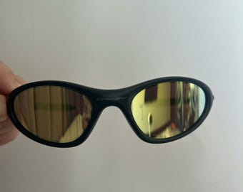 Retro/90s Oakley Minute Gen 1 Sunglasses Black Frame Gold Lens Retro/90s Oakley Minute Gen 1 Sunglasses Black Frame Gold Lens