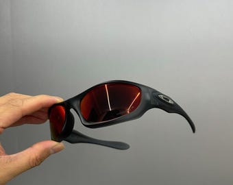 Retro Oakley 00s Monster Dog Sunglasses Black Frame Red Lenses Y2k