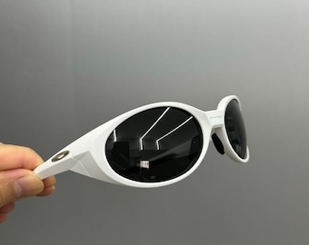 Retro Oakley Eye Jacket Redux sunglasses white frame black lens