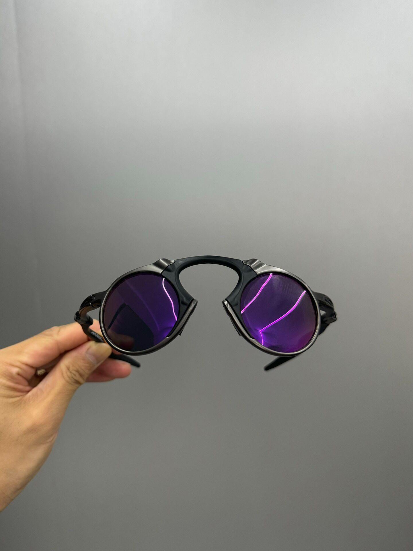 Oakley over the top - Etsy 日本