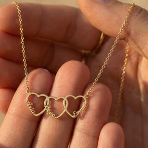 Personalized Interlocking Hearts Name Necklace, Custom Family Triple Heart Jewelry, Grandma Necklace with Kids Names Mother's Days Gifts