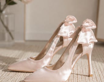 Sapatos de salto alto com laço e tira no calcanhar para mulheres, sapatos de bico fino e salto agulha, sapatos de salto para festa de casamento, sapatos de casamento bege para presentear, sapatos de salto alto para ela.