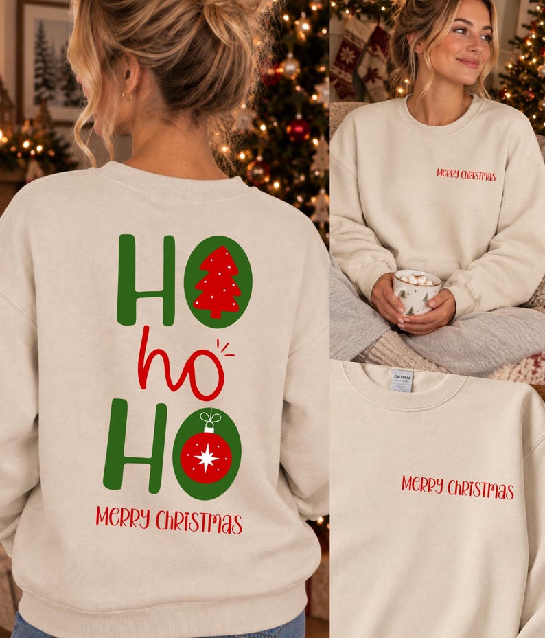 Pode incluir: Uma camisola de gola redonda bege com um gr&aacute;fico vermelho e verde nas costas com o texto HO HO HO, uma &aacute;rvore de Natal vermelha e um enfeite vermelho. A parte frontal do peito apresenta o texto vermelho MERRY CHRISTMAS em fonte simples.