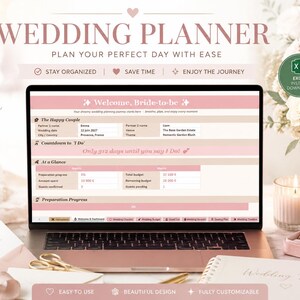Peut inclure: Un écran d'ordinateur portable affichant un tableur Excel de planification de mariage avec des tons roses et beiges. L'interface comprend des sections pour le couple, un compte à rebours, le budget et le suivi des préparatifs, avec le texte Wedding Planner.