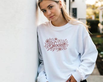 Sweat-shirt fleuri Bloom, pull col rond confortable pour femme, pull à motif couronne botanique, cadeau sweat-shirt esthétique, pull doux et féminin