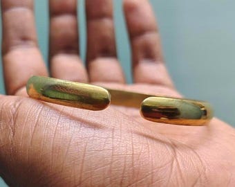 14金メッキ真鍮製リゼインデザインの調節可能なバングルブレスレット