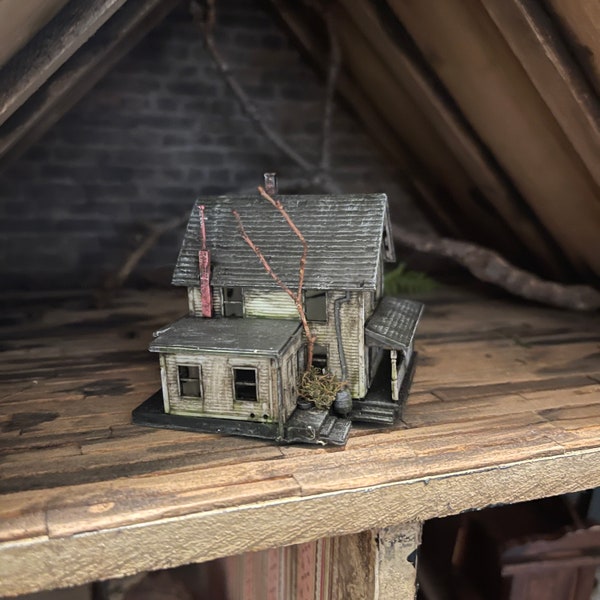 Super tiny 1:44 scale  dollhouse miniature abandoned dollhouse decor for 12th scale dollhouse