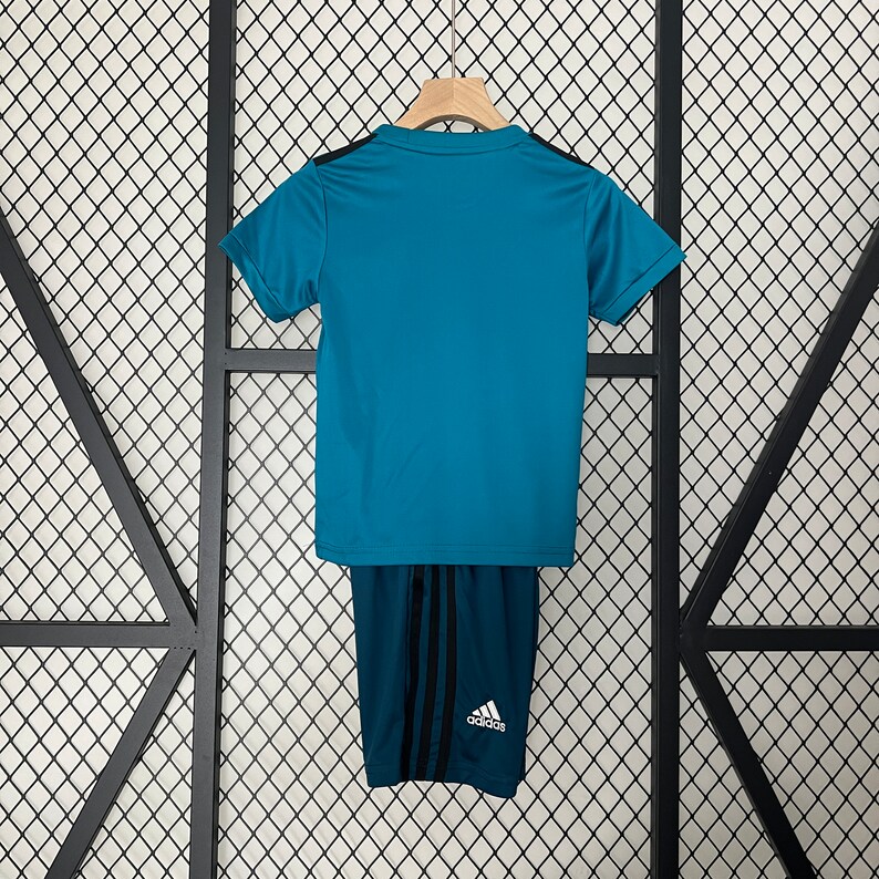 Retro Kids Cristiano Ronado No. 7 Football Uniform 2017-2018 Rea Madrid Blue Jersey Short & Long Sleeve Suit, Second Away Fan Jersey Set image 3