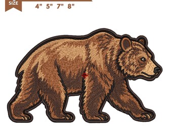 Könnte beinhalten: Ein Stickmuster für Maschinen eines Braunbären mit dem Text 4 SIZE EMBROIDERY DESIGN FOR MACHINE 4" 5" 7" 8" und Dateiformaten DST, VP3, EXP, JEF, PES, PDF. Der Bär ist im Profil gehend dargestellt, mit detaillierten Fellstrukturen in Brauntönen.