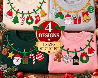 Könnte beinhalten: Vier Rundhals-Sweatshirts in Creme, Grau, Dunkelgrün und Pink, jeweils mit einer festlichen Girlandengrafik und hängenden Weihnachtsschmuckelementen wie Weihnachtsmann, Tannenbäumen, Glocken und Zuckerstangen. Ein zentrales Abzeichen zeigt 4 DESIGNS und 4 SIZES 6cm 7cm 8cm 10cm.