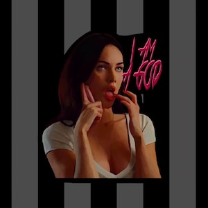 ホラーアイコンステッカー ジェニファーズ・ボディ ミーガン・フォックス ポートレート ビニールステッカー フェミニスト ホラー映画アート カルト映画 私は神 耐候性