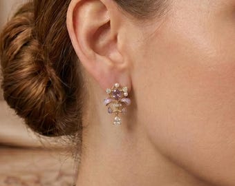 Jugendstil Iris Blüten Hängeohrringe: Amethyst-Kristall, Perle, Zirkonia, vergoldet