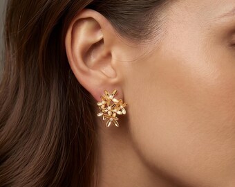 Gold Pearl Floral Cluster Stud Earrings Dainty Multi Flower Gold Studs Elegant Bridal Wedding Jewelry Minimalist Floral Gift For Her