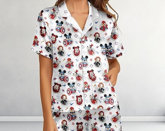 Marvel Day At Sea Satin Shorts Pyjama, Disney Cruise Squad Nachtwäsche, Mickey und Friends Cruise Pjs Geschenk, Disney Superheld Cruise Pjs Geschenk
