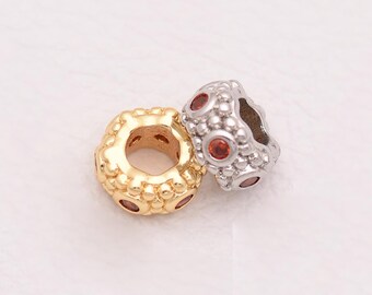 Cuenta espaciadora redonda ornamentada con detalles en tono granate para pulseras y collares de lujo. Suministro de joyería de 10,5 x 10,5 mm.