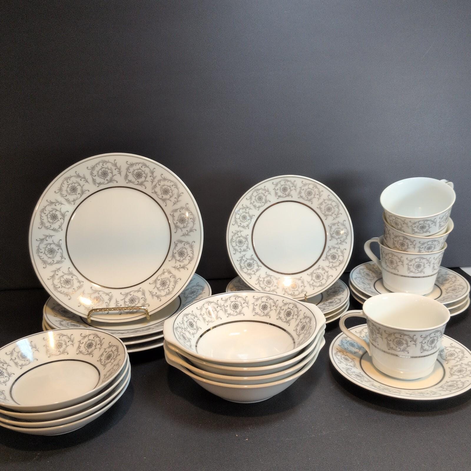 Vintage Dinner 4 Piece Dinner Service - Etsy
