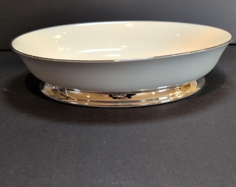 Flintridge Brookmere 9” Oval Vegetable Bowl Footed Cream and Gray w/Platinum Trim
