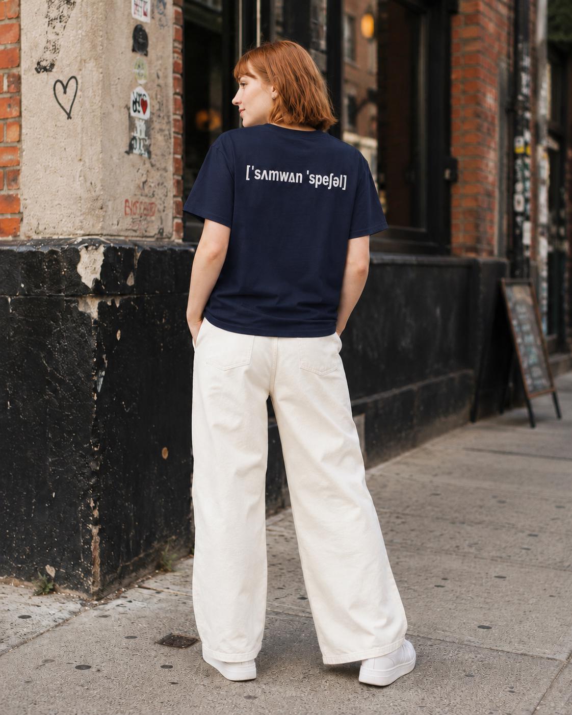 Someone Special T-Shirt Navy - Minimalistisches Statement Shirt mit Ausrufezeichen vorne & Lautschrift hinten