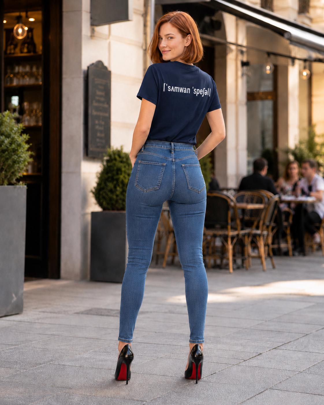 Someone Special T-Shirt Navy - Minimalistisches Statement Shirt mit Ausrufezeichen vorne & Lautschrift hinten