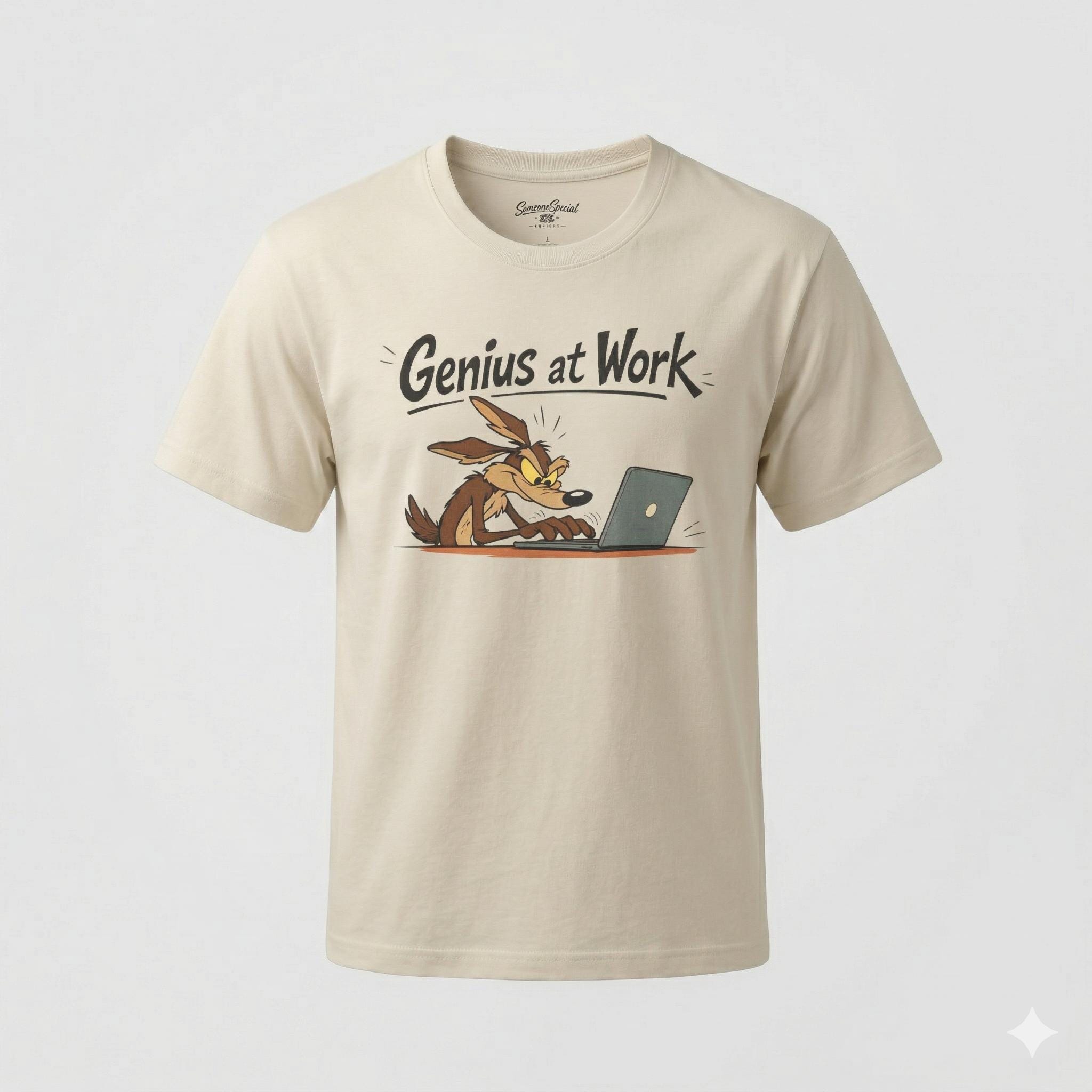 IT Humor Shirt. Genius at Work! Wile E. Coyote, bequemes leichtes Baumwollshirt für Coder, Gamer & Nerds, Unisex Fit