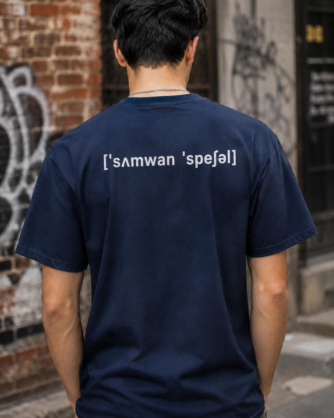 Someone Special T-Shirt Navy - Minimalistisches Statement Shirt mit Ausrufezeichen vorne & Lautschrift hinten