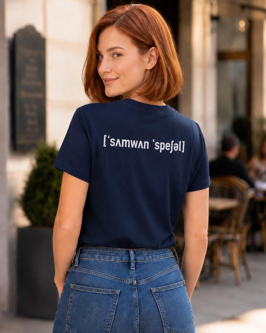 Someone Special T-Shirt Navy - Minimalistisches Statement Shirt mit Ausrufezeichen vorne & Lautschrift hinten