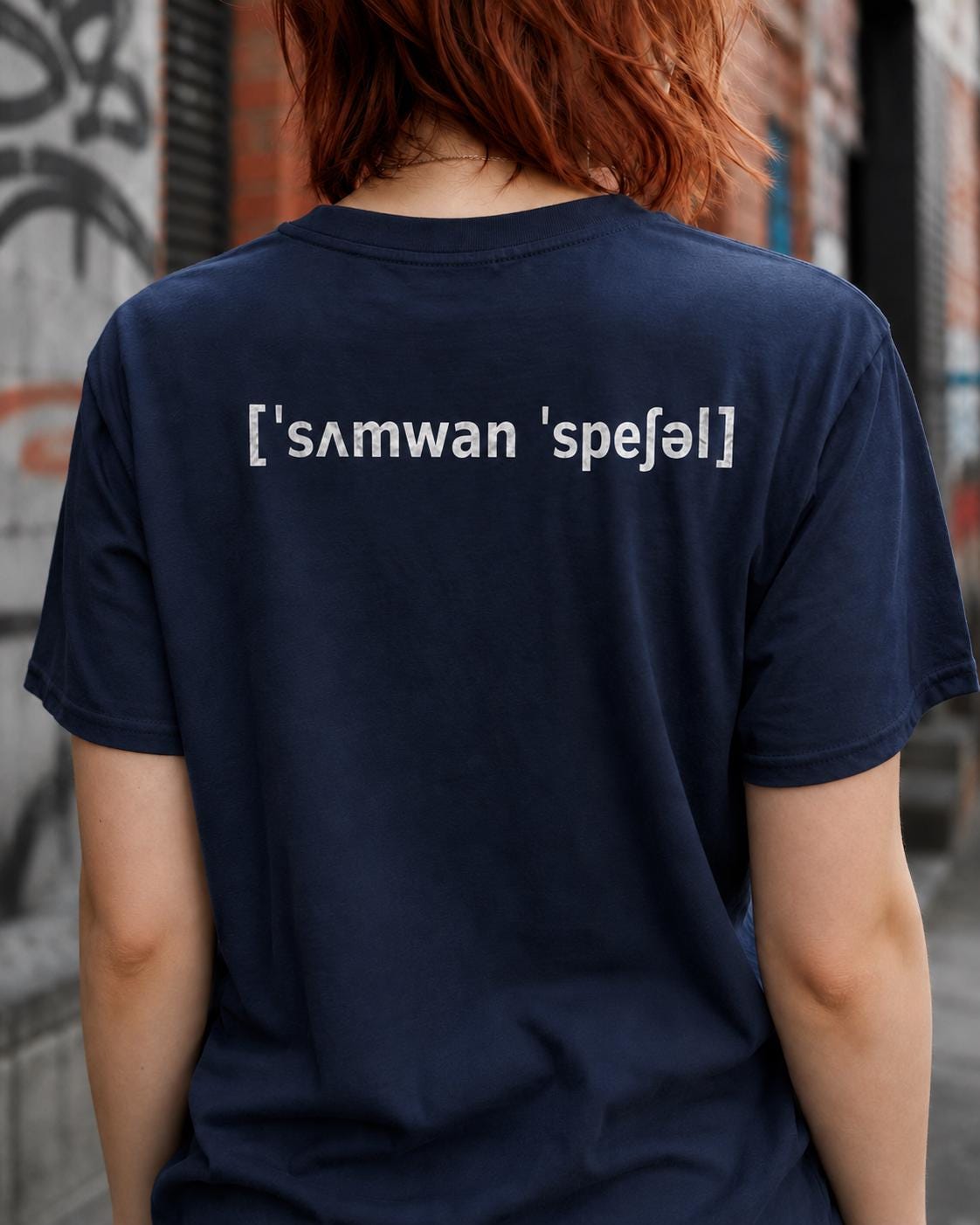 Someone Special T-Shirt Navy - Minimalistisches Statement Shirt mit Ausrufezeichen vorne & Lautschrift hinten