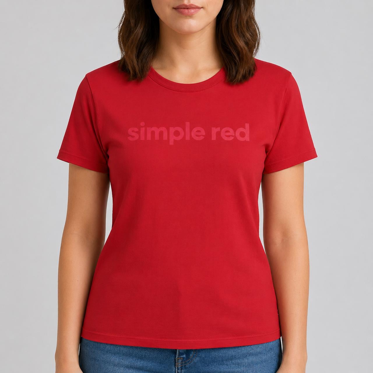Simple Red T-Shirt - Ton-in-Ton Statement Shirt in Rot - Minimalistisches Unisex Shirt - Clean Fashion Basic - Dezentes Red-on-Red Design