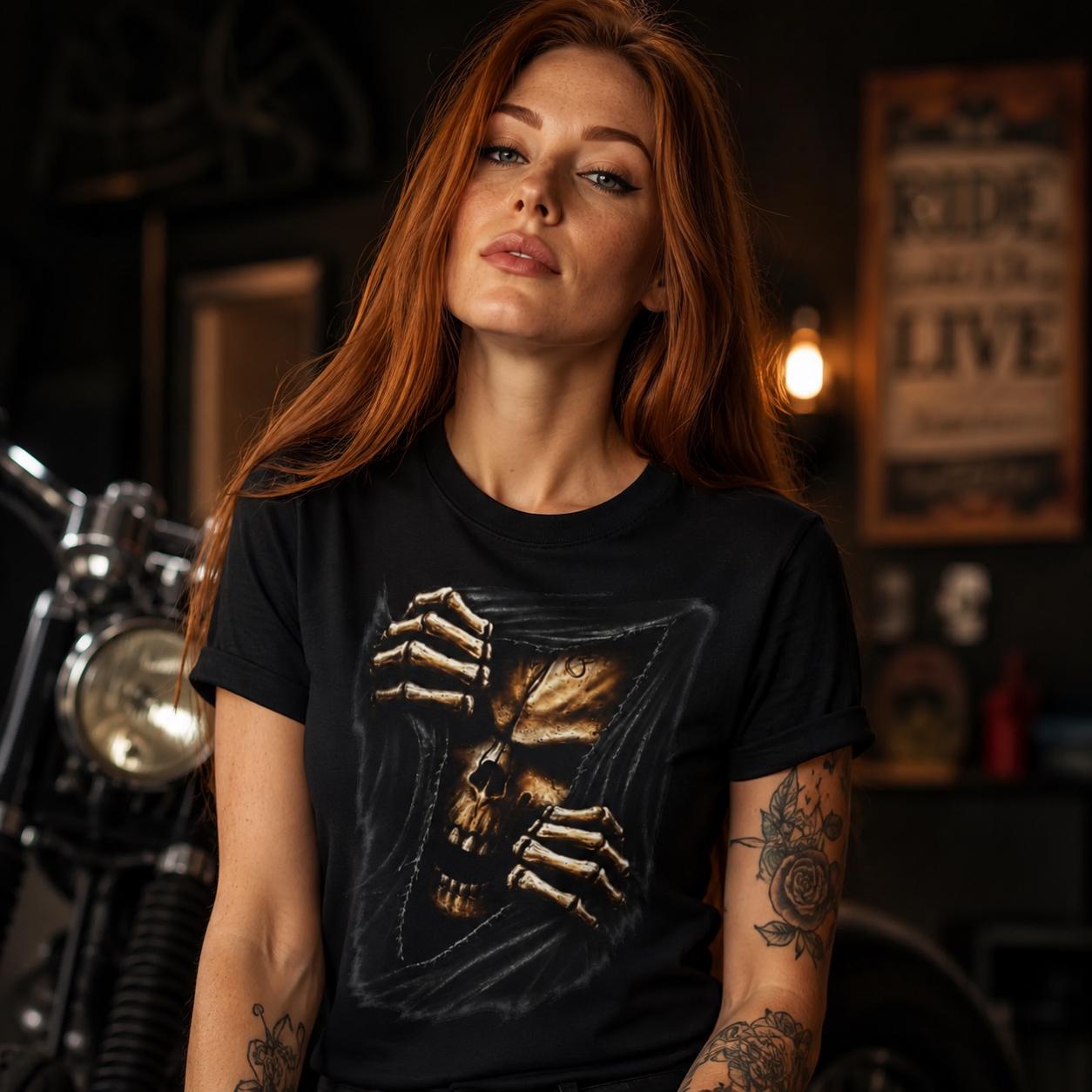 Biker Skull T-Shirt - Gothic Totenkopf Shirt für Metalheads, Motorradfahrer & Dark Streetwear