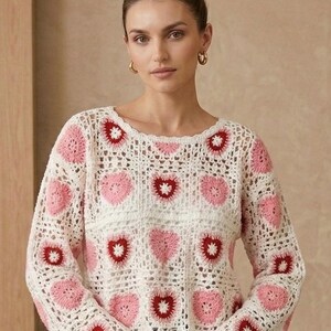 Eleganter Strickpullover mit Spitzenbesatz – Schickes Langarm-Spitzentop – Ästhetischer Pullover im verspielten Stil – Weicher, luftiger Lagenpullover