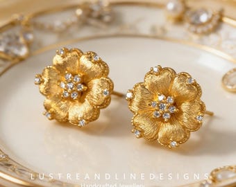 Pendientes de peonía con brillo sedoso esculpidos a mano, plata de ley 925 con detalles de diamantes, joyería floral de lujo, un regalo romántico y opulento para ella.