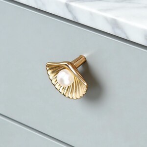 Puxador de armário em formato de concha, puxador de gaveta em latão maciço, ferragens peroladas para guarda-roupa e sapateira.