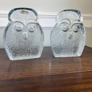 Sujetalibros con forma de búho de la compañía de cristal vintage Blenko